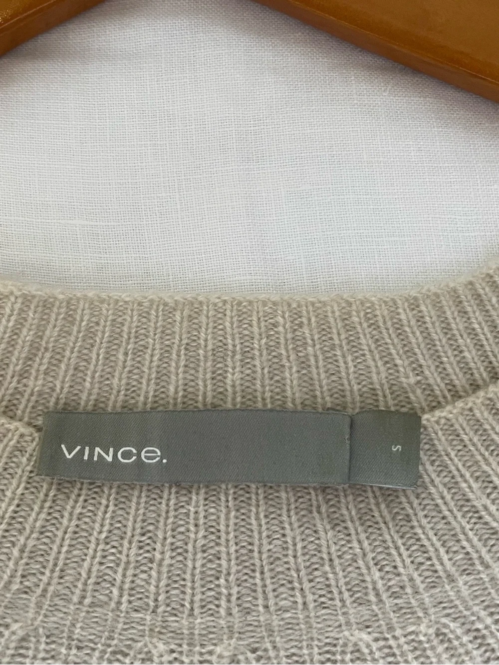 Vince 100% Cashmere Directional Ribbed Crew Neck Sweater in Heather Cloud Small